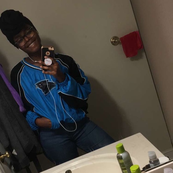 Meet your Posher, Makayla.! - Picture 3 of 3